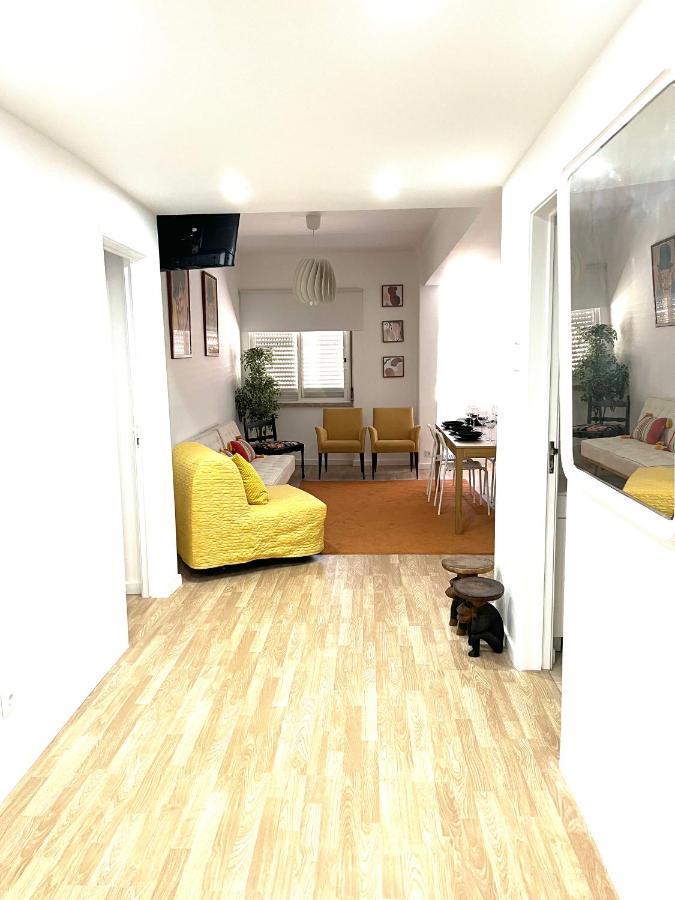 Almada Big Flat Next To Lisbon And Caparica Beach Exterior foto