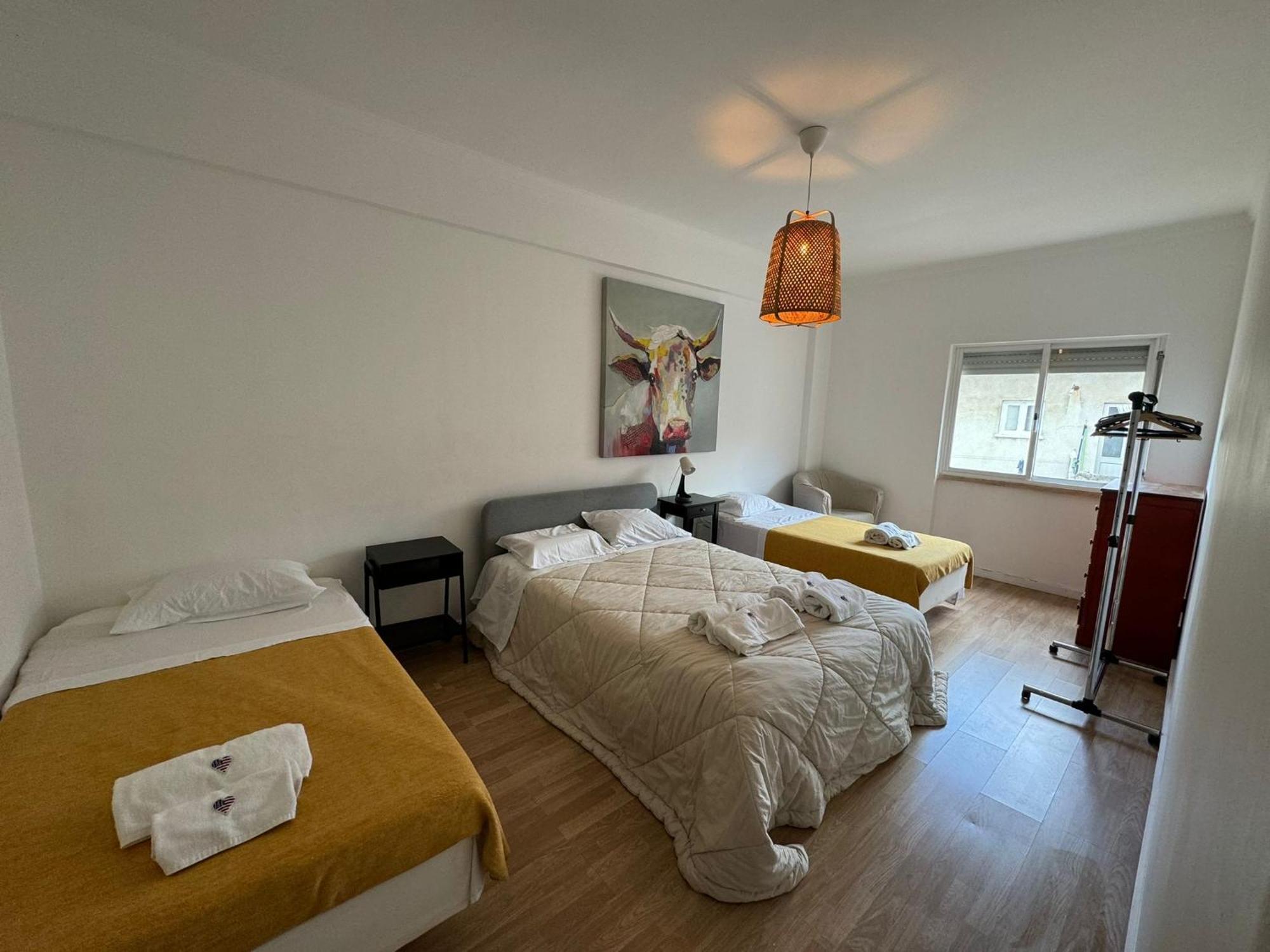 Almada Big Flat Next To Lisbon And Caparica Beach Exterior foto